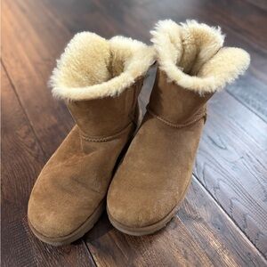 UGG Tan Shearling Lined Boots with Brown Ribbon Size 9